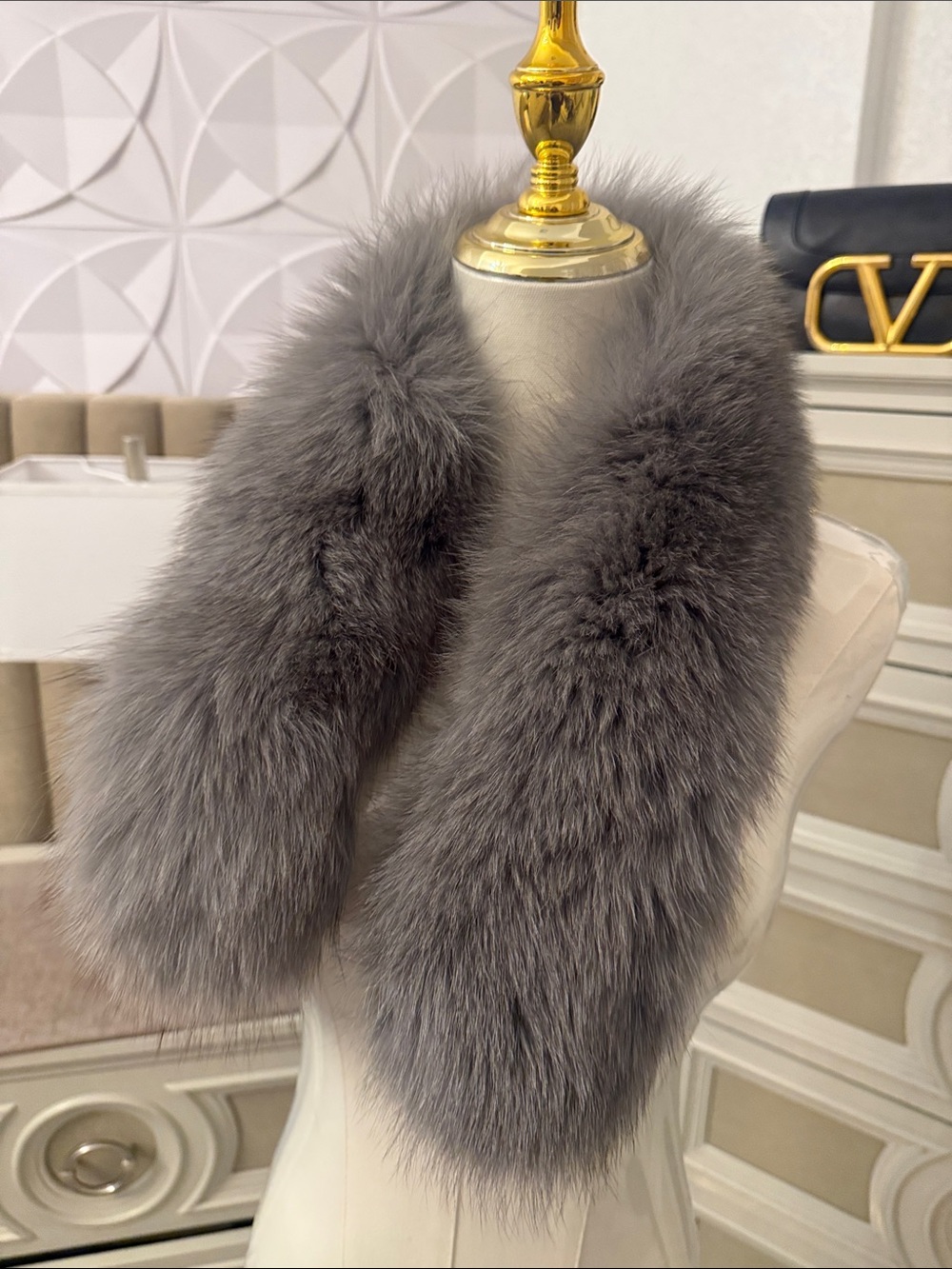 Saga fox fur collar clip on